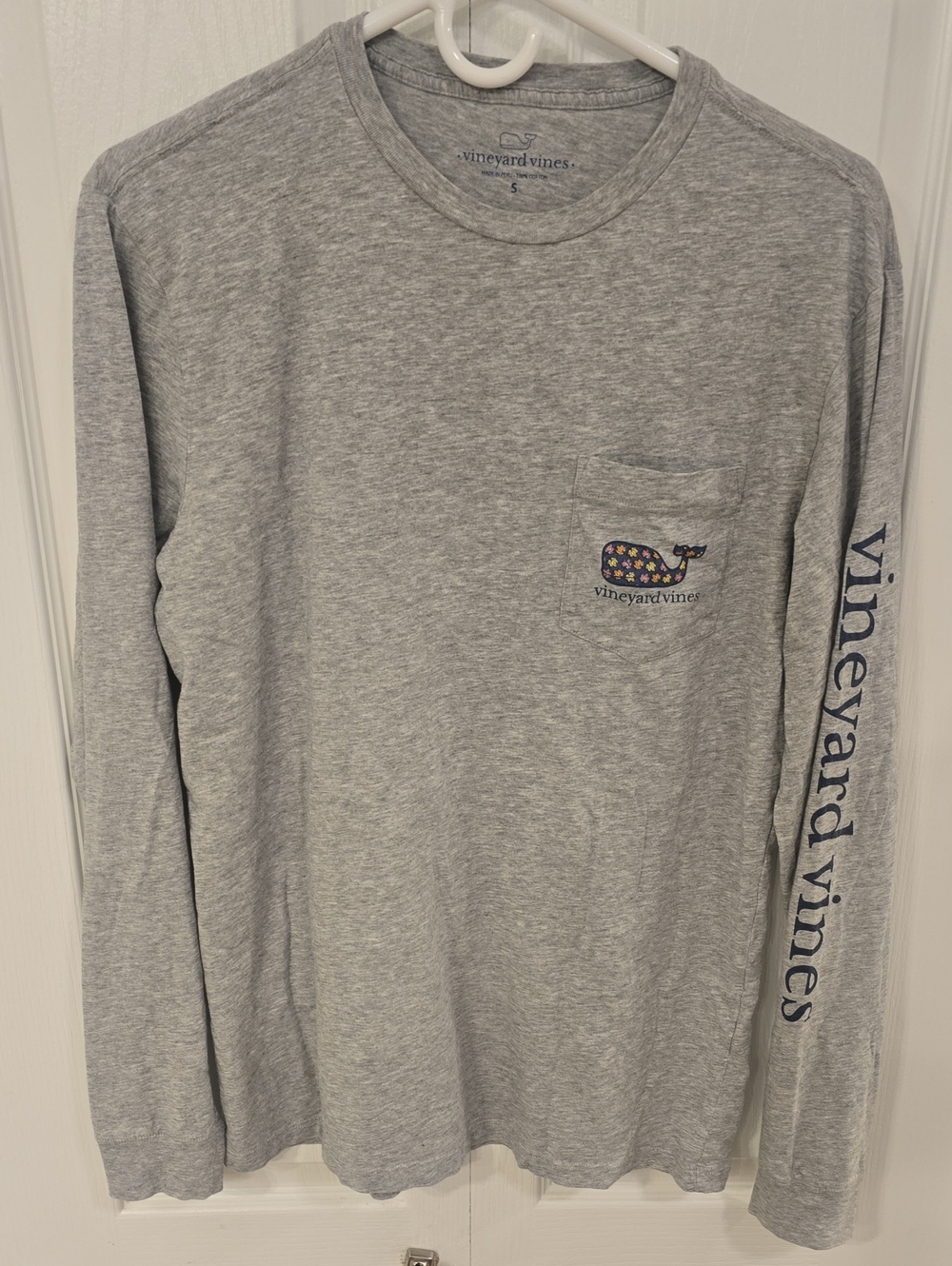Vineyard Vines Heather Gray Long-Sleeve Pocket Tee with Whale Graphic